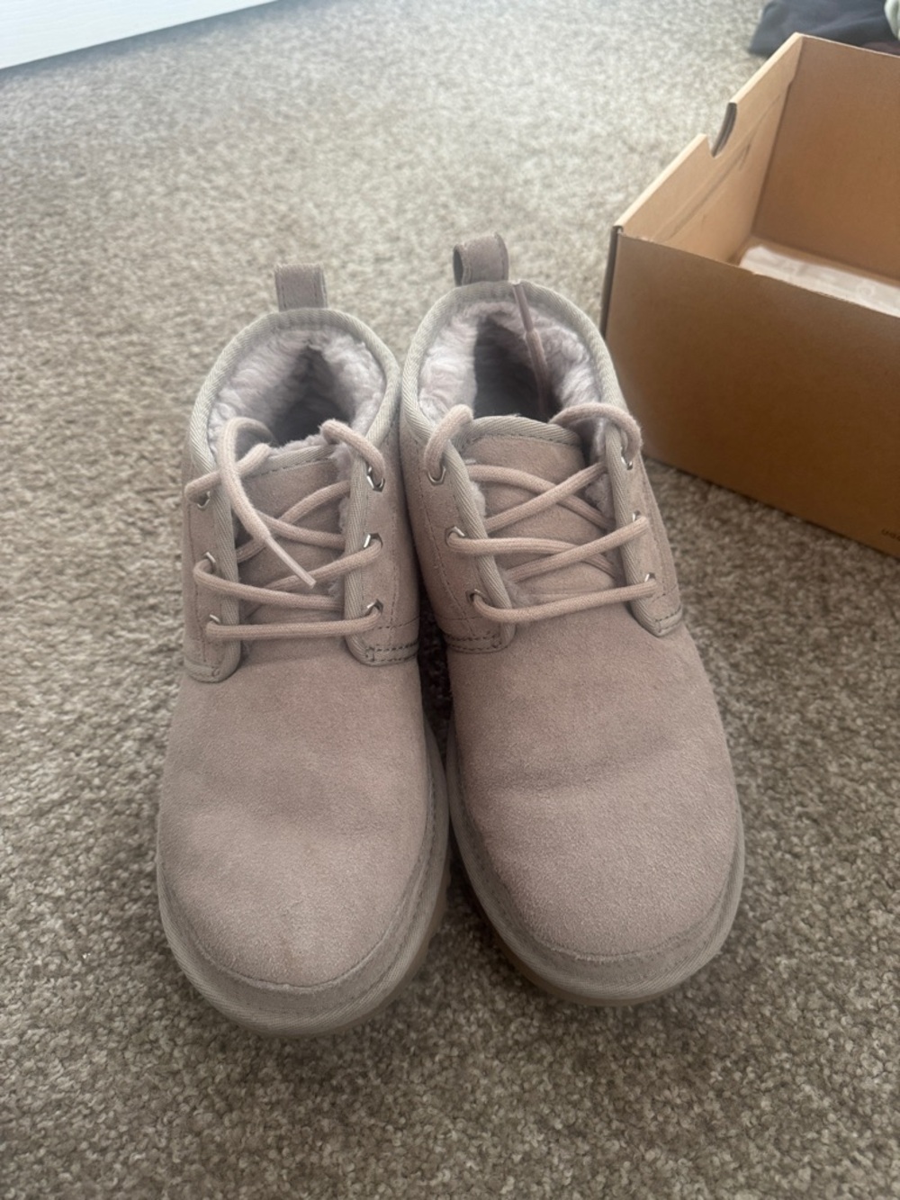UGG Boots - Picture 2 of 4